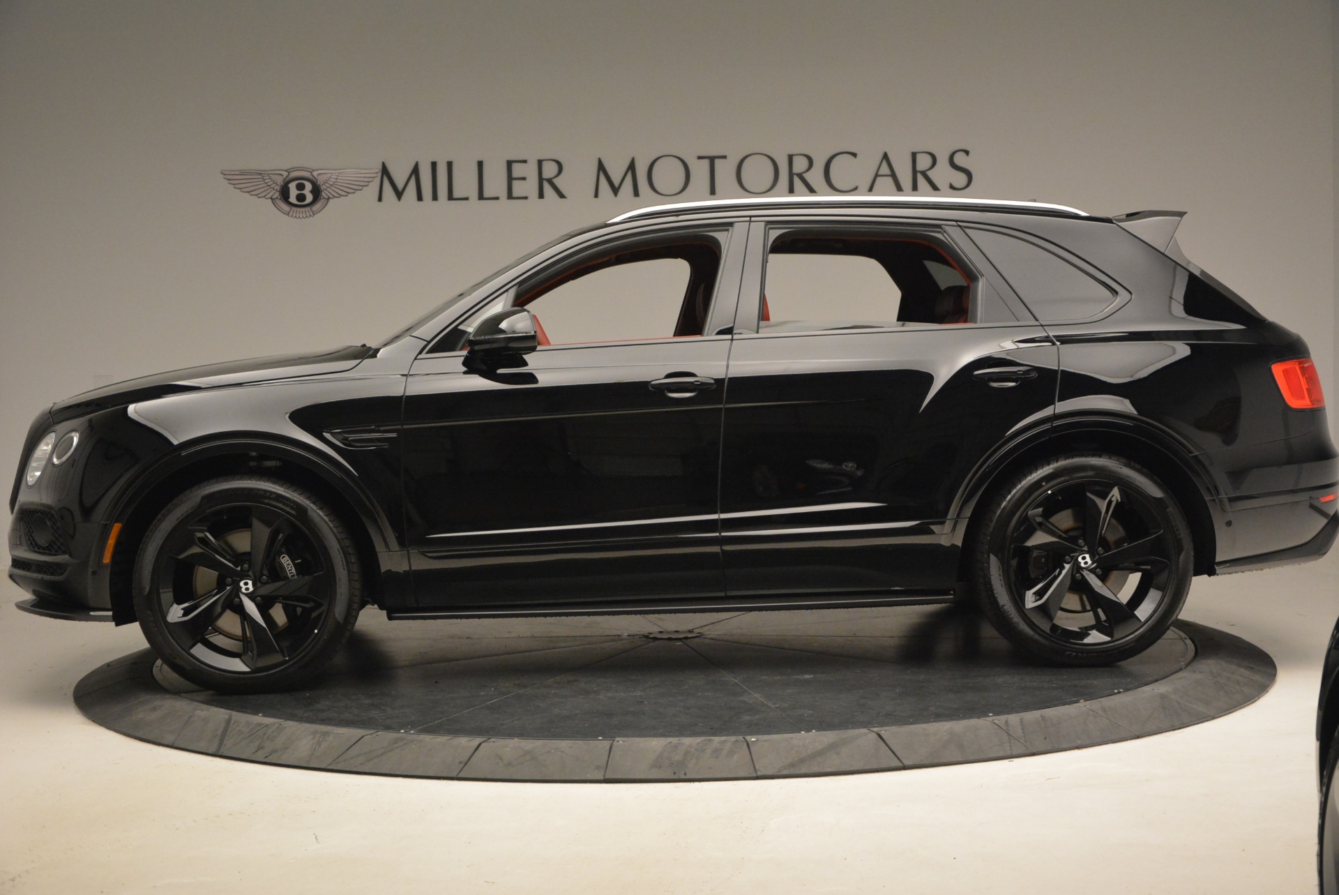 https://www.bugattiofgreenwich.com/imagetag/1418/4/l/New-2018-Bentley-Bentayga-Black-Edition.jpg