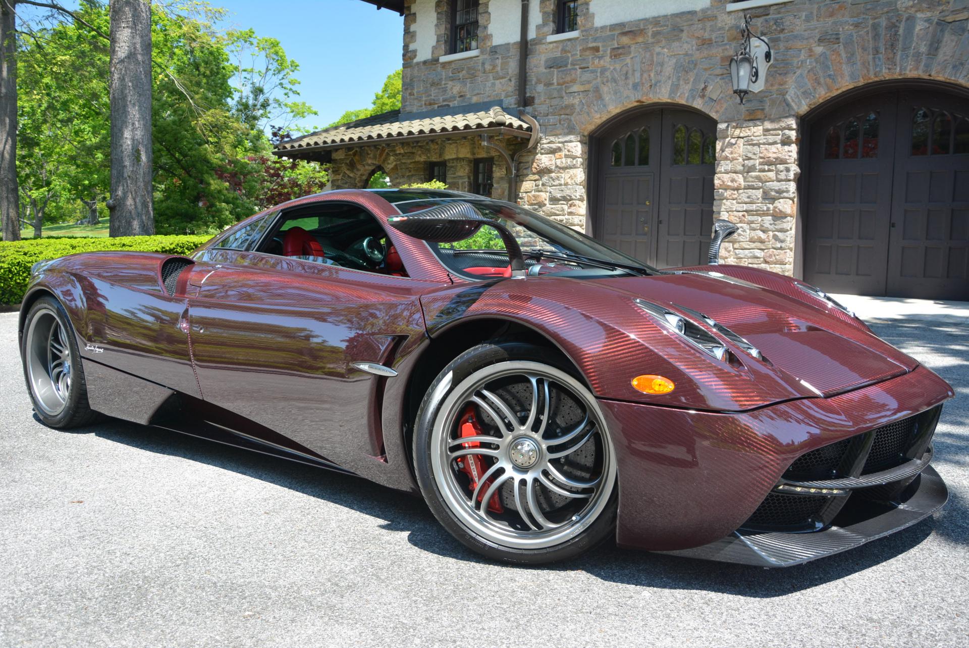 Автомобиль Pagani Huayra