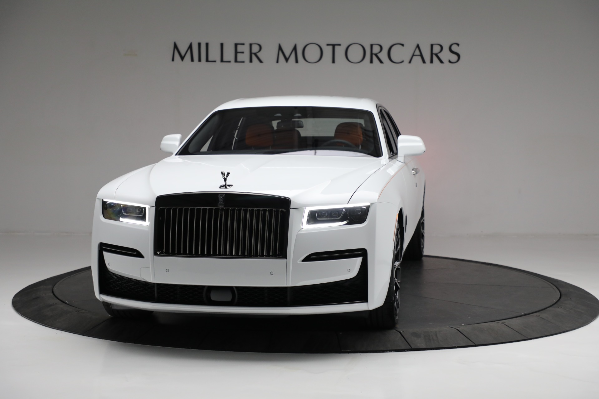 Full vehicle details of 2022 Rolls-Royce Ghost Black Badge Ghost Arctic  White Arctic White Black Badge Technical Fibre Veneer available for sale at  Rolls-Royce Motor Cars Tokyo 4-1 Kioi-Cho,Chiyoda-Ku,Tokyo 102-0094 for €0