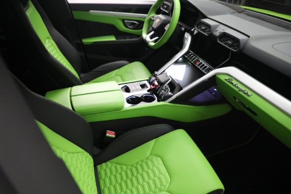 Used 2022 Lamborghini Urus for sale Sold at Bugatti of Greenwich in Greenwich CT 06830 21